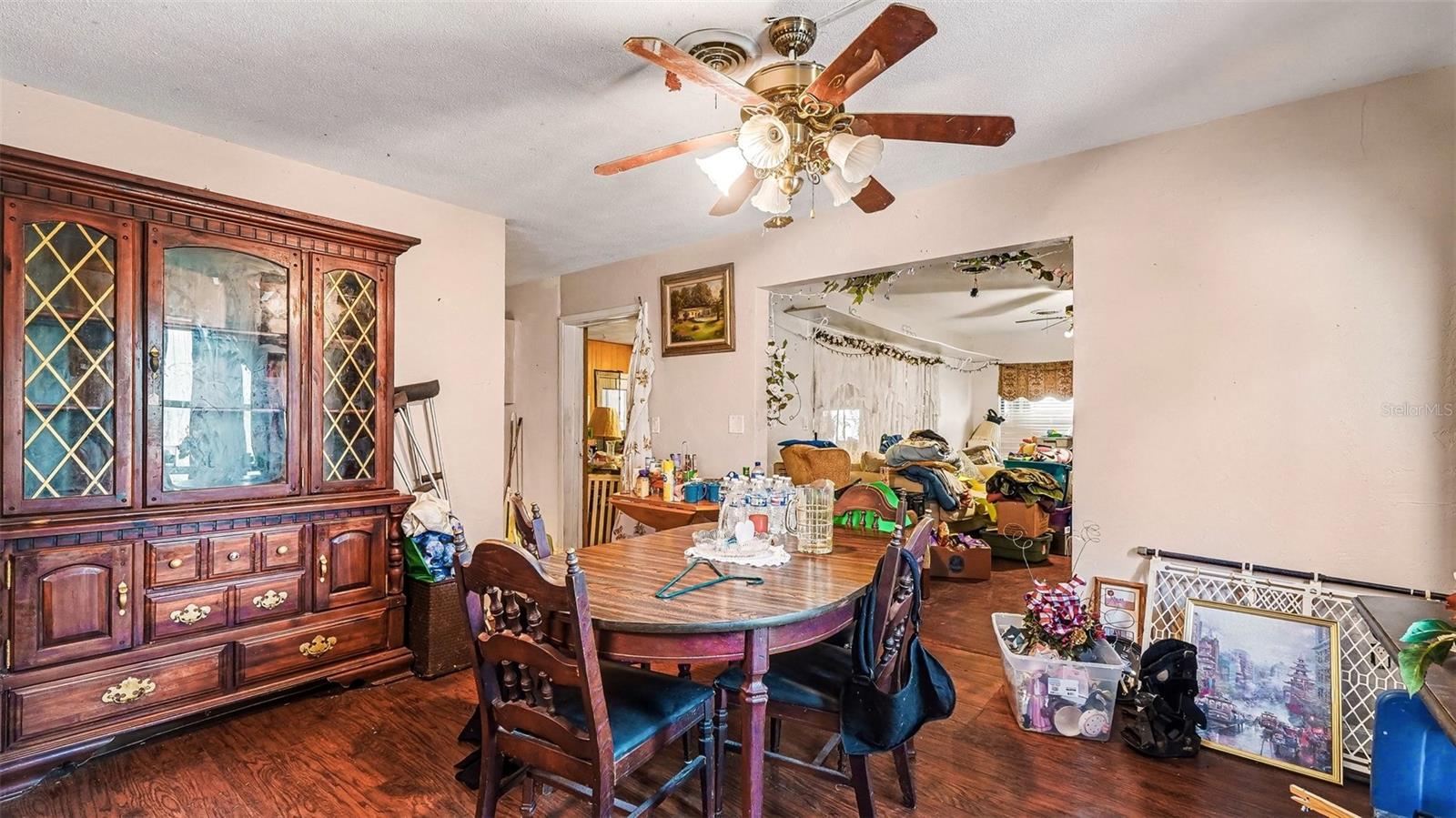 RAINBOW LAKES ESTATE - Residential