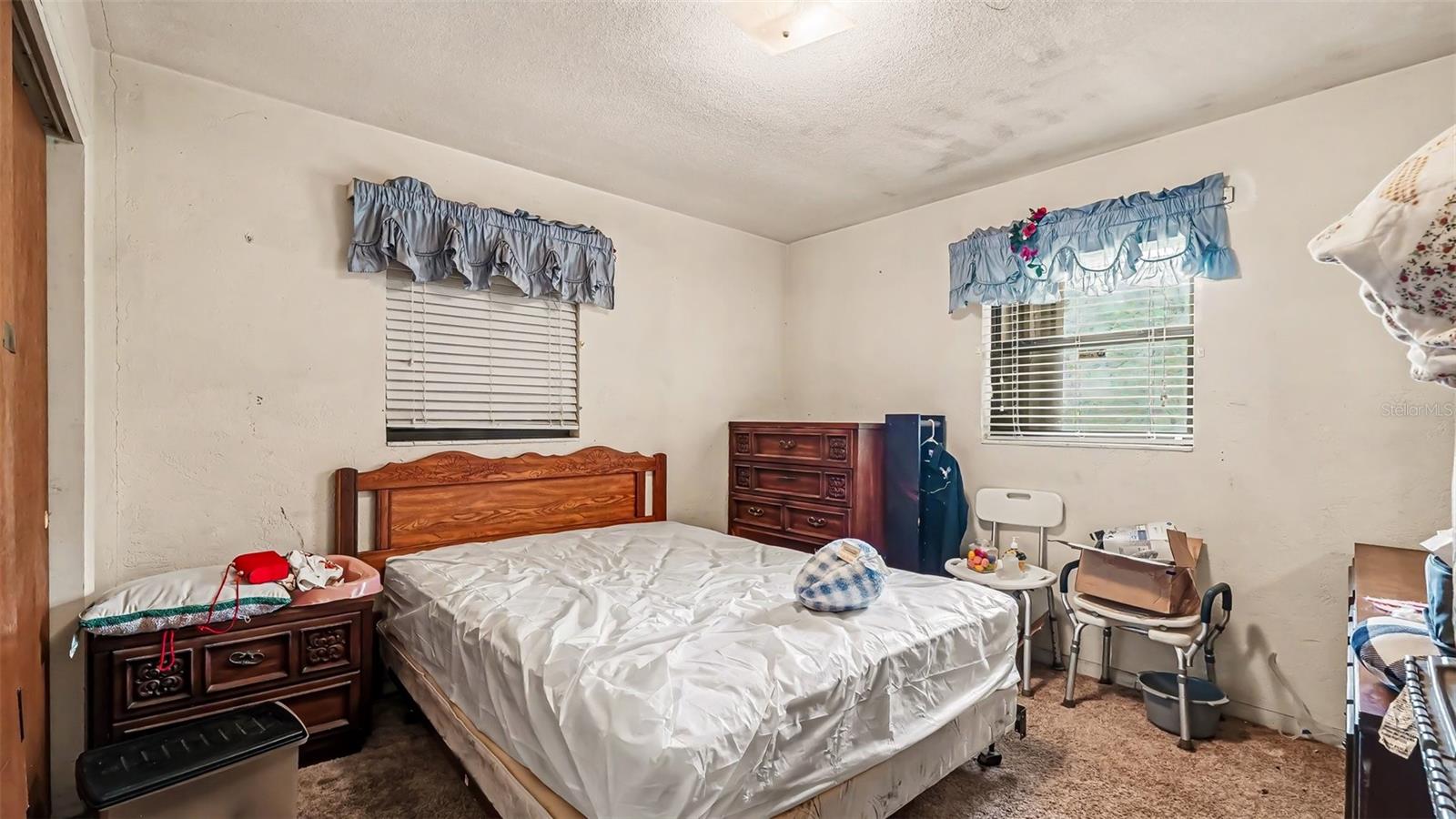 RAINBOW LAKES ESTATE - Residential