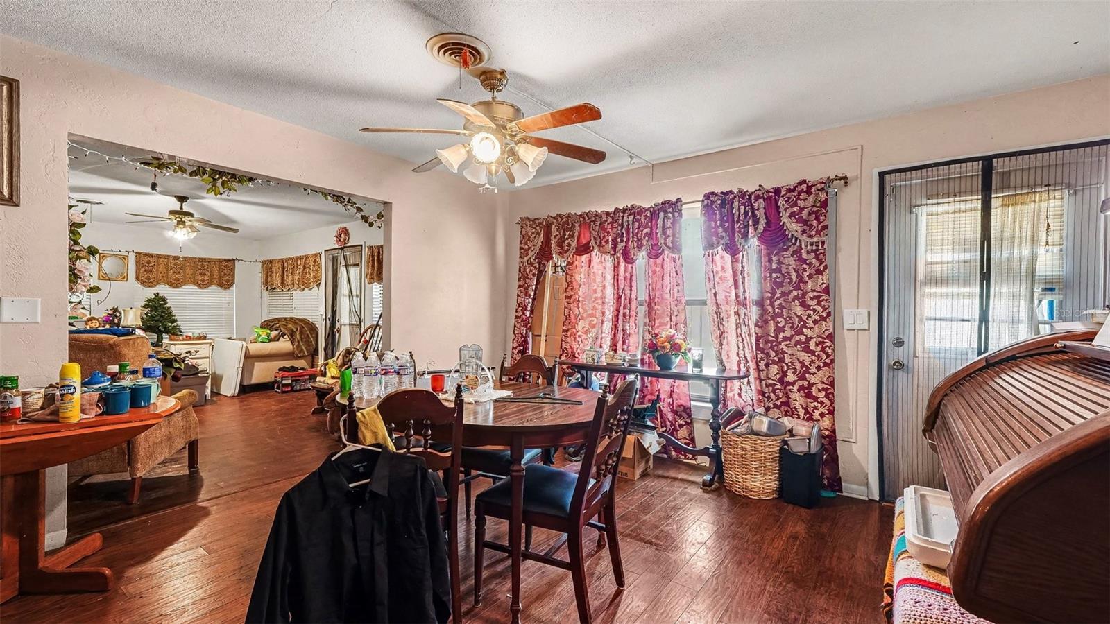 RAINBOW LAKES ESTATE - Residential
