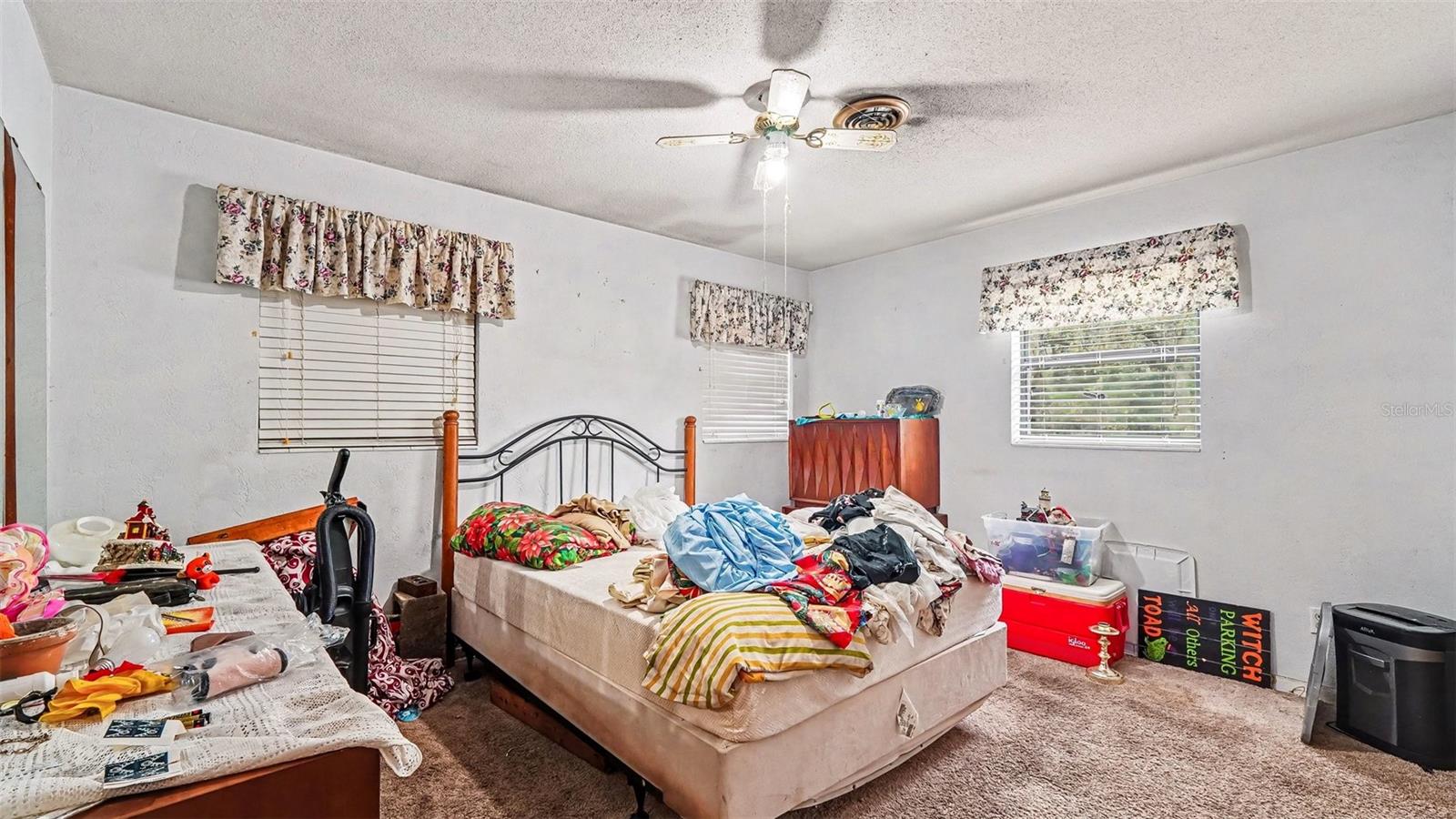 RAINBOW LAKES ESTATE - Residential