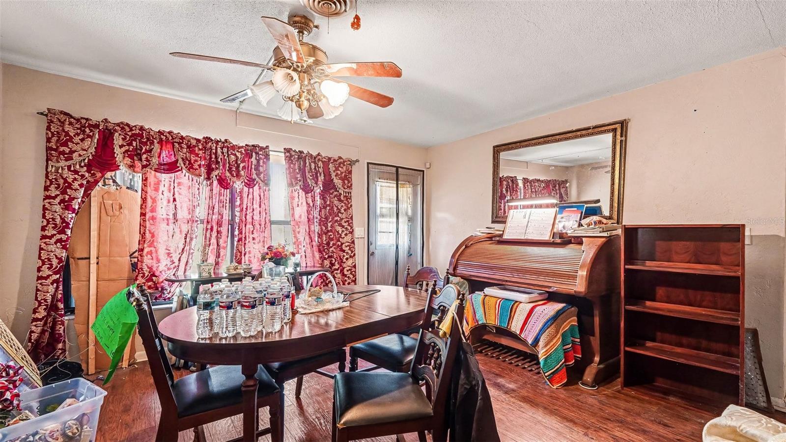 RAINBOW LAKES ESTATE - Residential