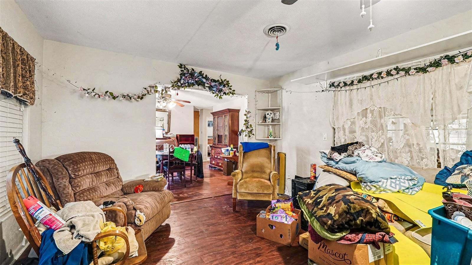 RAINBOW LAKES ESTATE - Residential