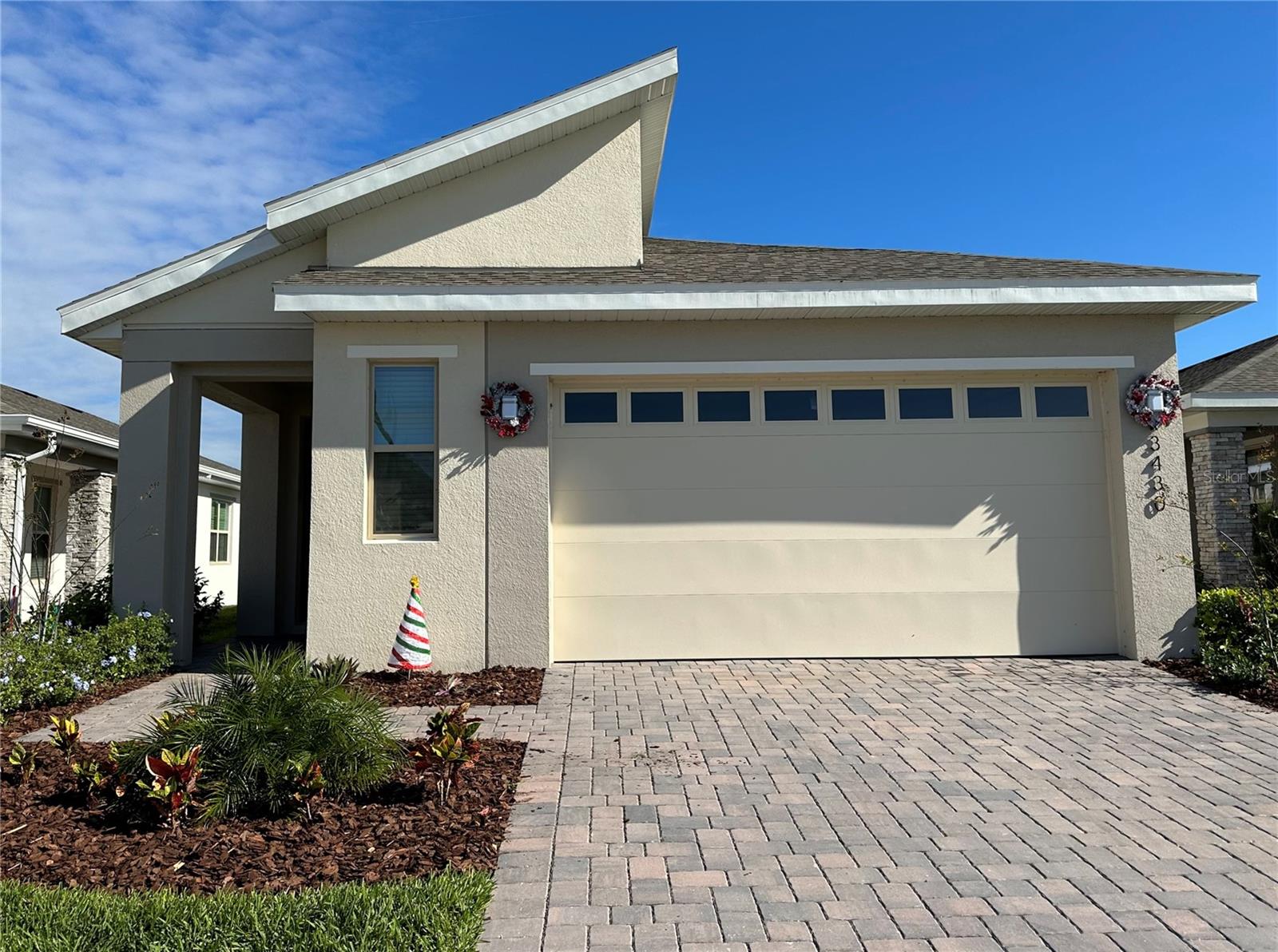 Welcome to this nearly new home located in the beautiful, master-planned Harmony community—one of the most stunning neighborhoods in Central Florida. This property features 3 bedrooms, 2 bathrooms, and a spacious two-car garage. With only two years of age, the interior feels almost brand new and includes multiple upgraded finishes throughout.
The home backs onto a breathtaking oversized lake view and untouched natural forest, offering exceptional privacy and serene surroundings. The gated community provides 24-hour security for your peace of mind.
Harmony offers resort-style amenities, including a beautifully designed community pool, pickleball courts, a fully equipped fitness center, tennis courts, a luxurious clubhouse, dog parks, and a professional golf course. The air is fresh, the landscape is picturesque, and the environment feels like a hidden paradise.
The location is highly convenient—only 7 to 10 minutes from major supermarkets and shopping centers, and approximately 25 minutes from Orlando International Airport. About 45 mins to all Central Florida Characters/theme parks. A 55 plus community makes your where dreams come true!
This home is truly a rare opportunity to enjoy modern living in a peaceful, resort-like setting.