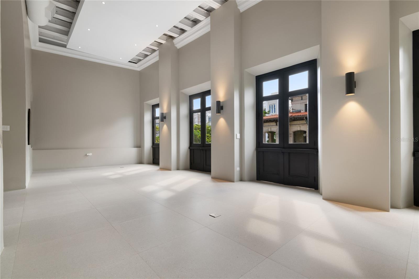 255 RECINTO SUR - Residential