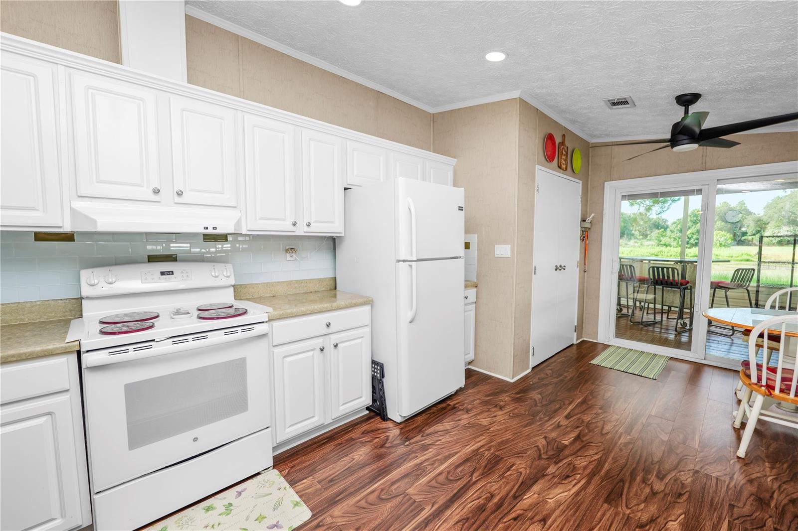 LAKESIDE HILLS ESTATES - Residential