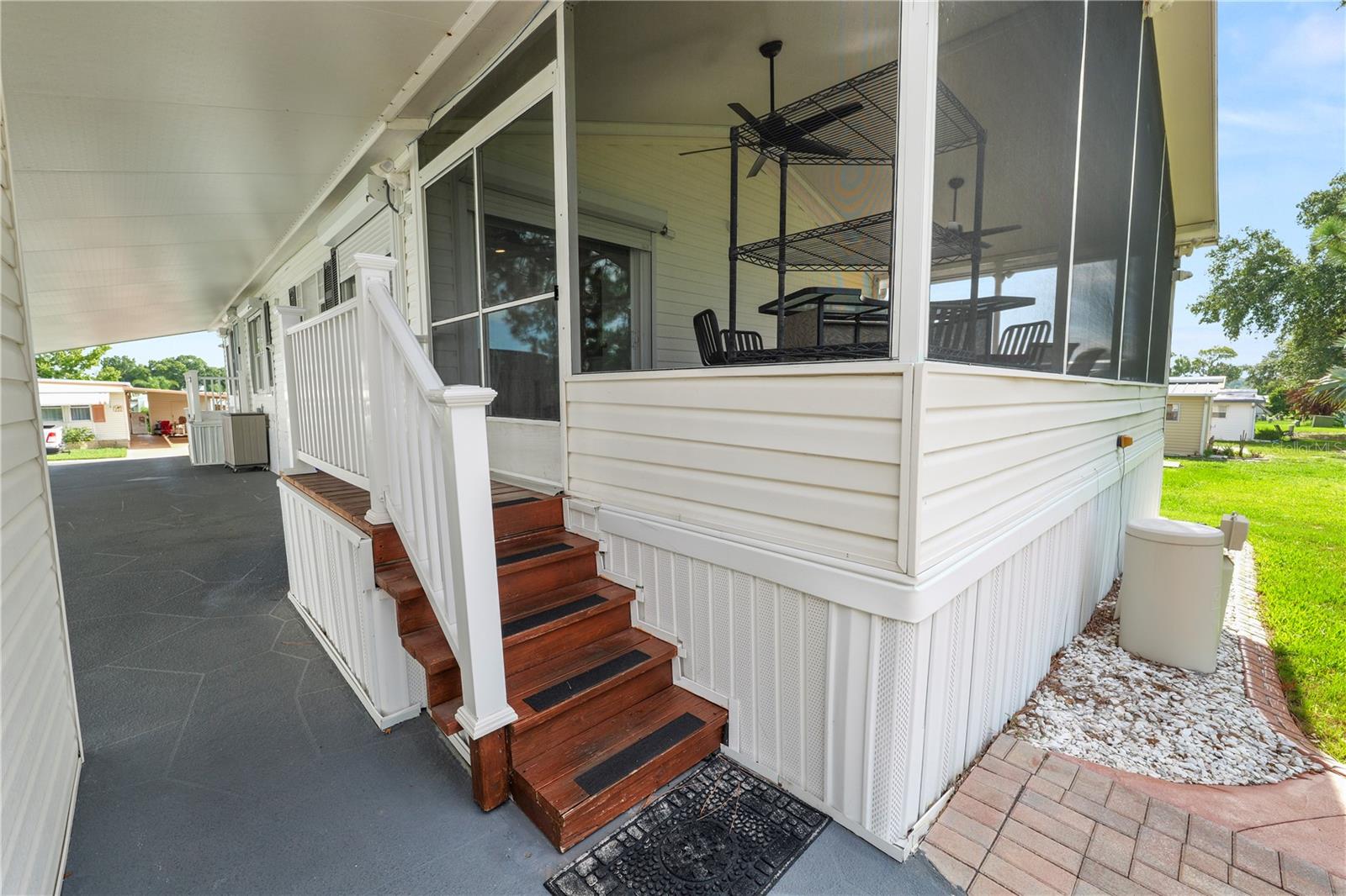 LAKESIDE HILLS ESTATES - Residential