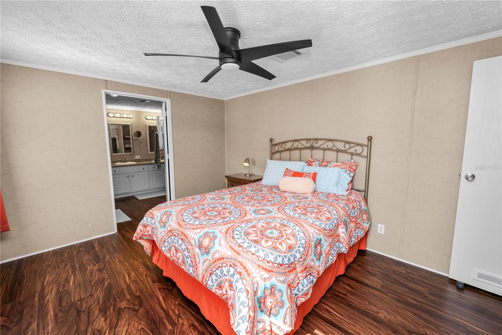 LAKESIDE HILLS ESTATES - Residential