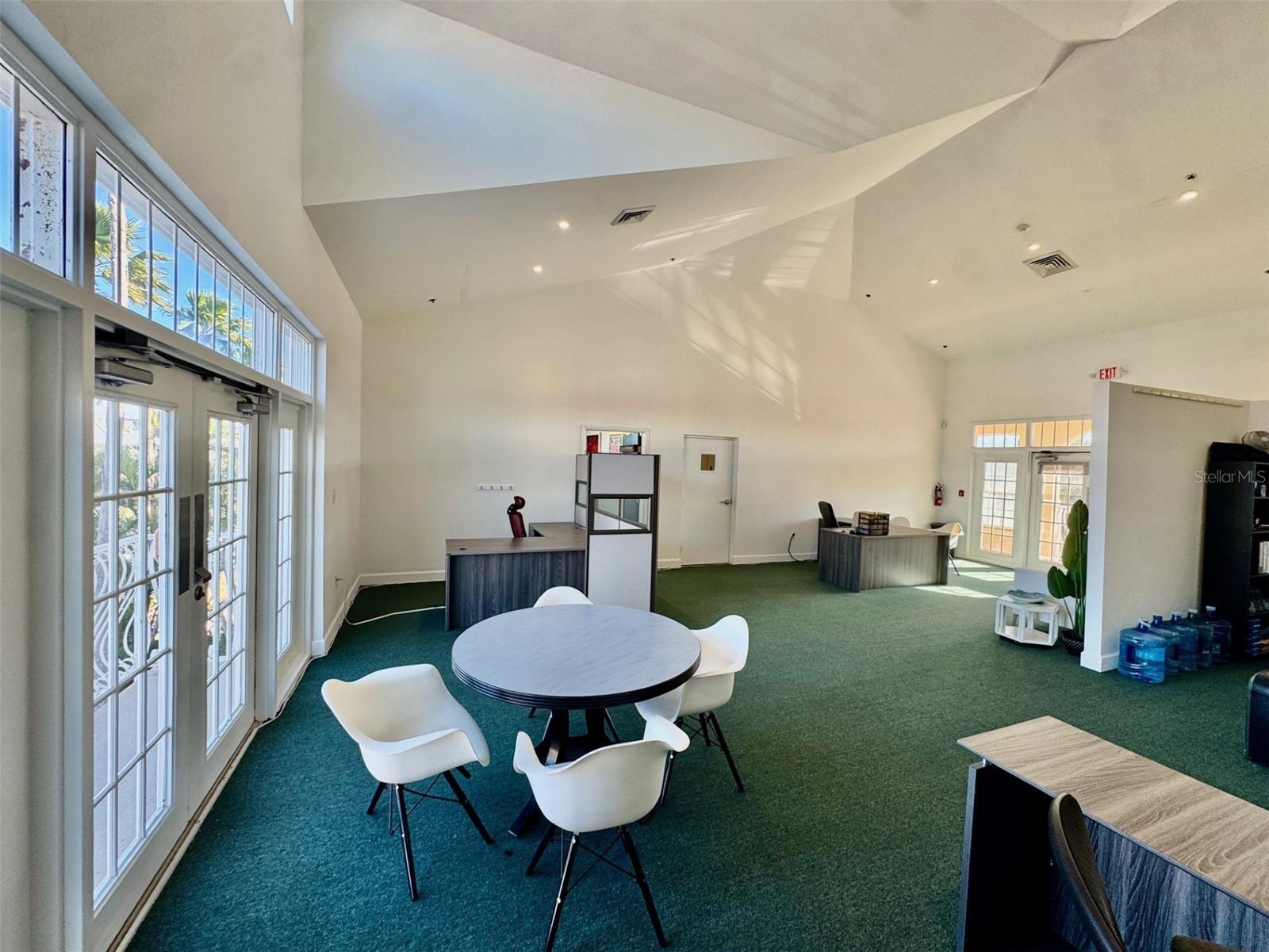BAYVIEW COMM PLAZA - Commercial Lease