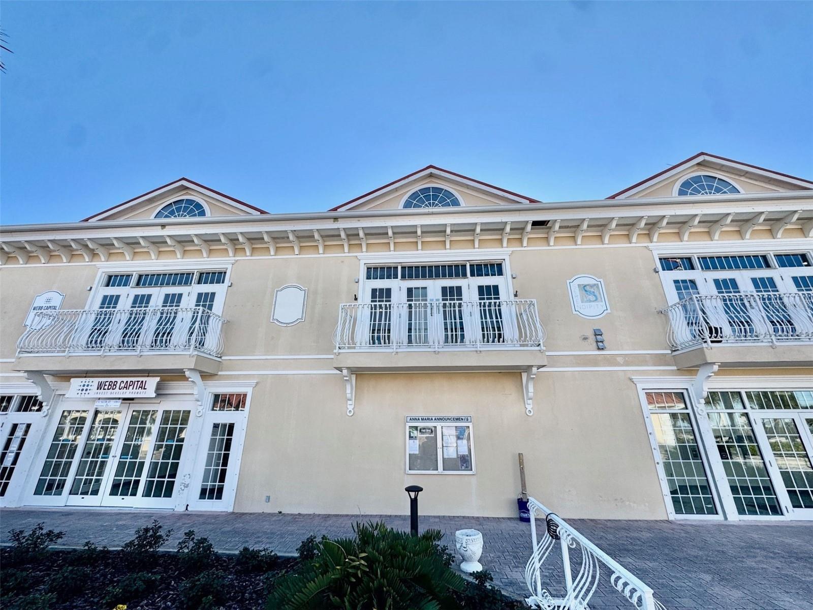BAYVIEW COMM PLAZA - Commercial Lease
