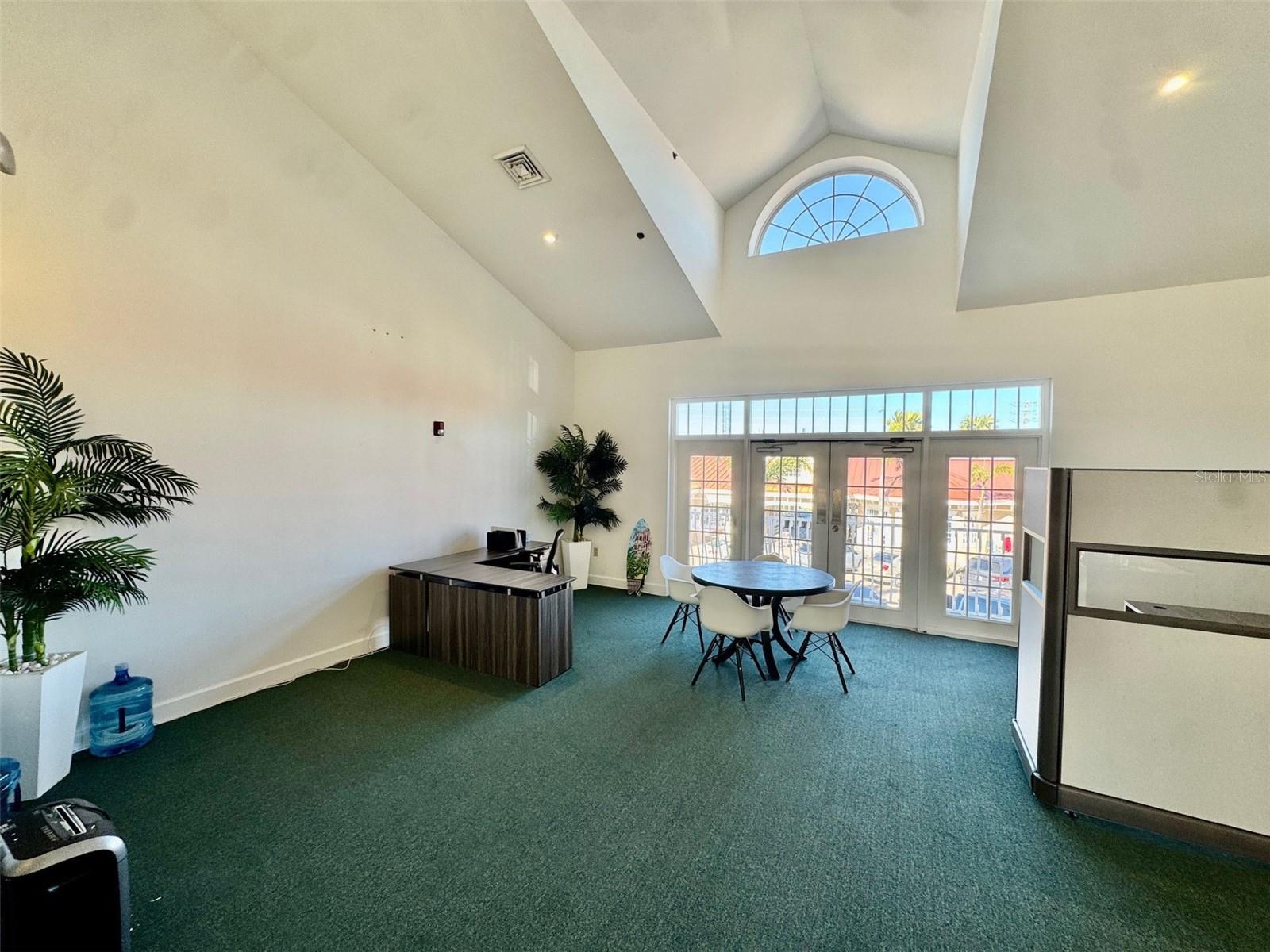 BAYVIEW COMM PLAZA - Commercial Lease