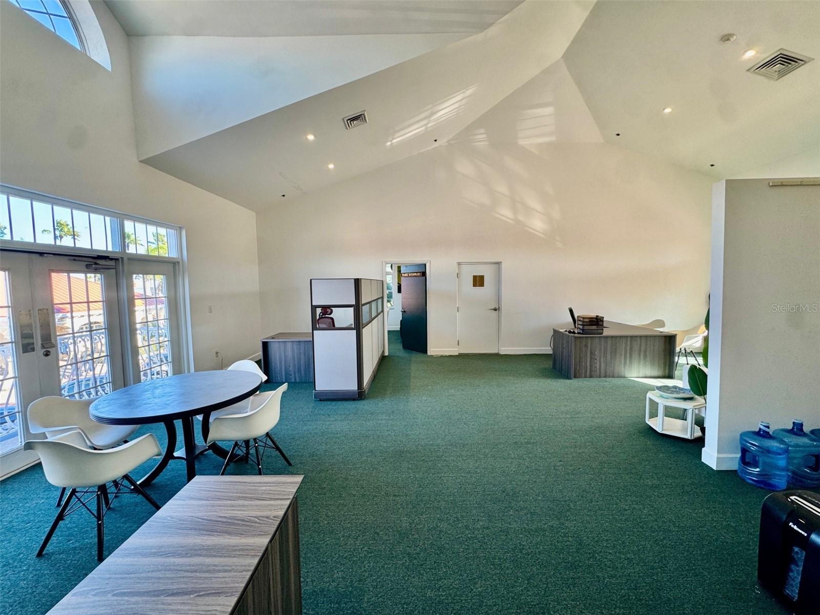 BAYVIEW COMM PLAZA - Commercial Lease