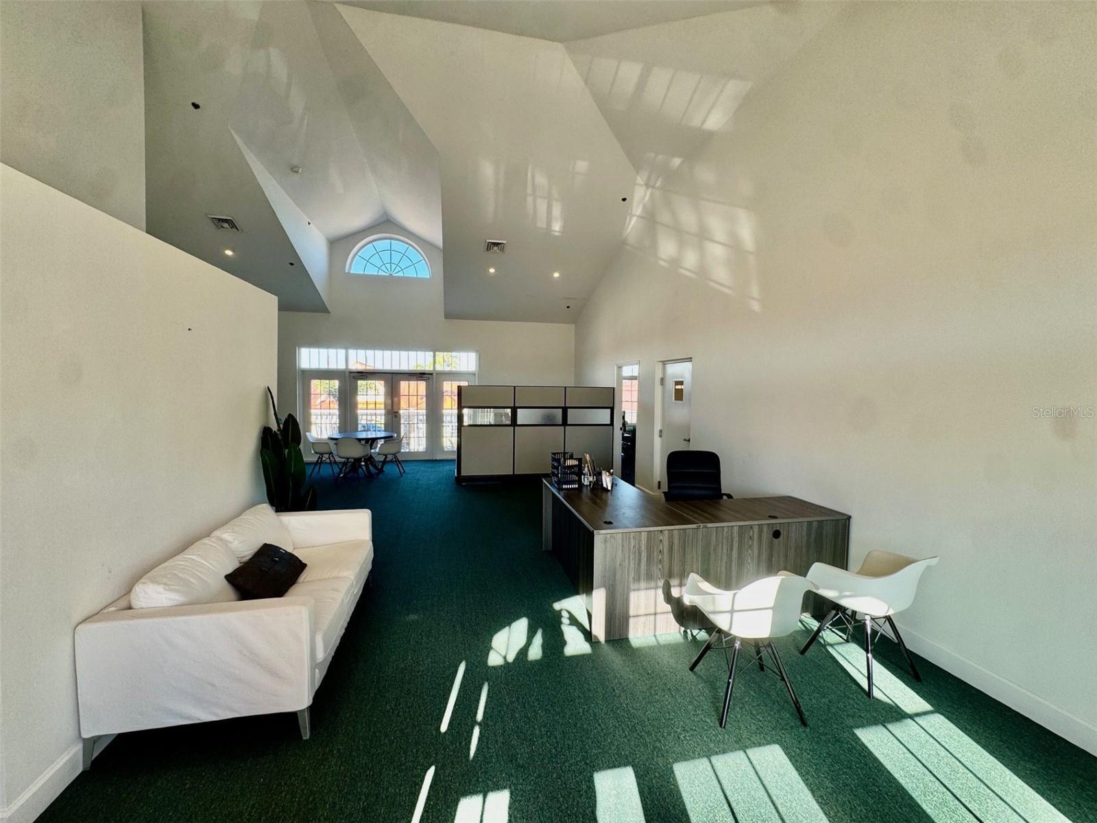 BAYVIEW COMM PLAZA - Commercial Lease