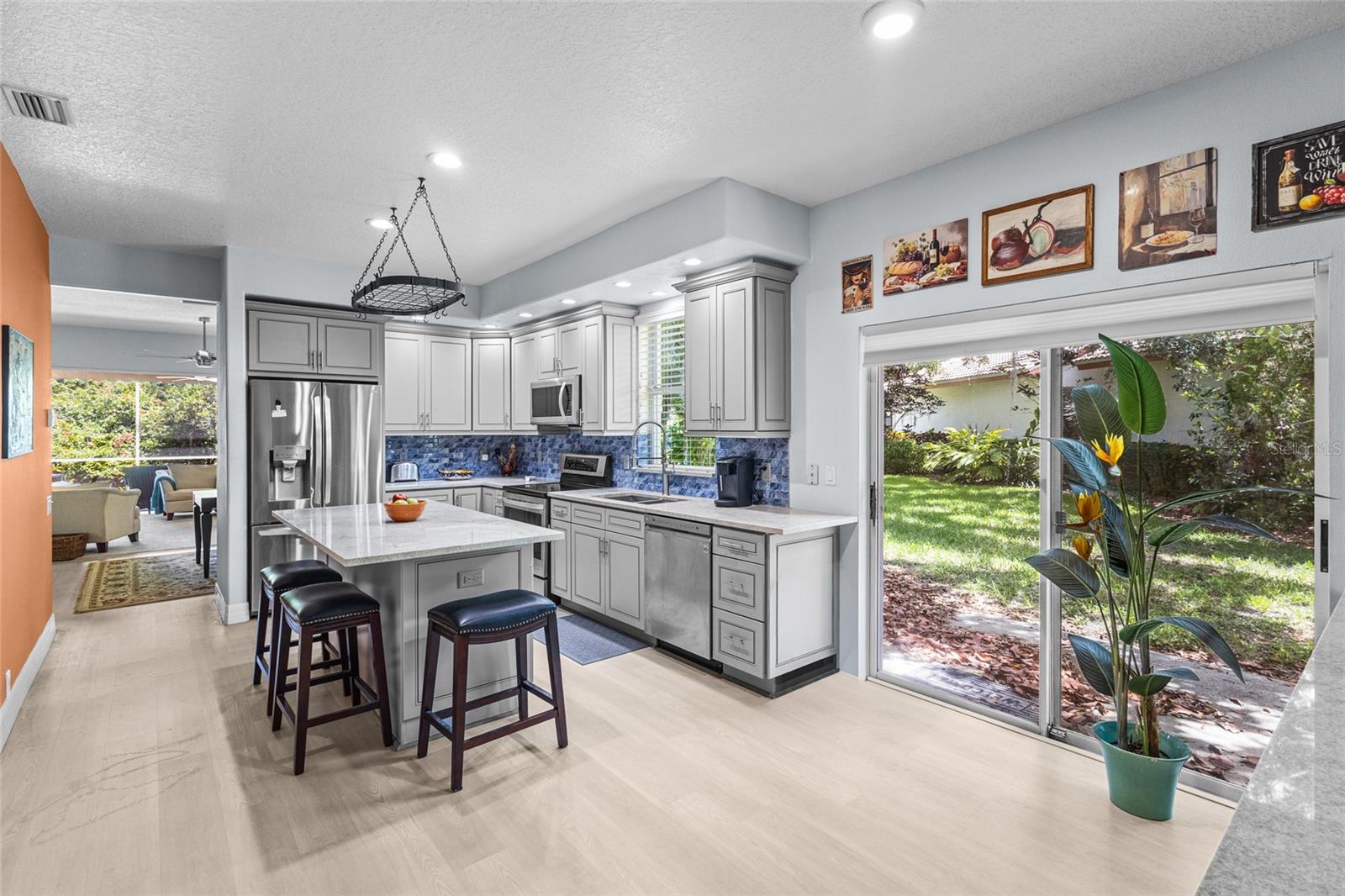 RIVER CLUB - Residential
