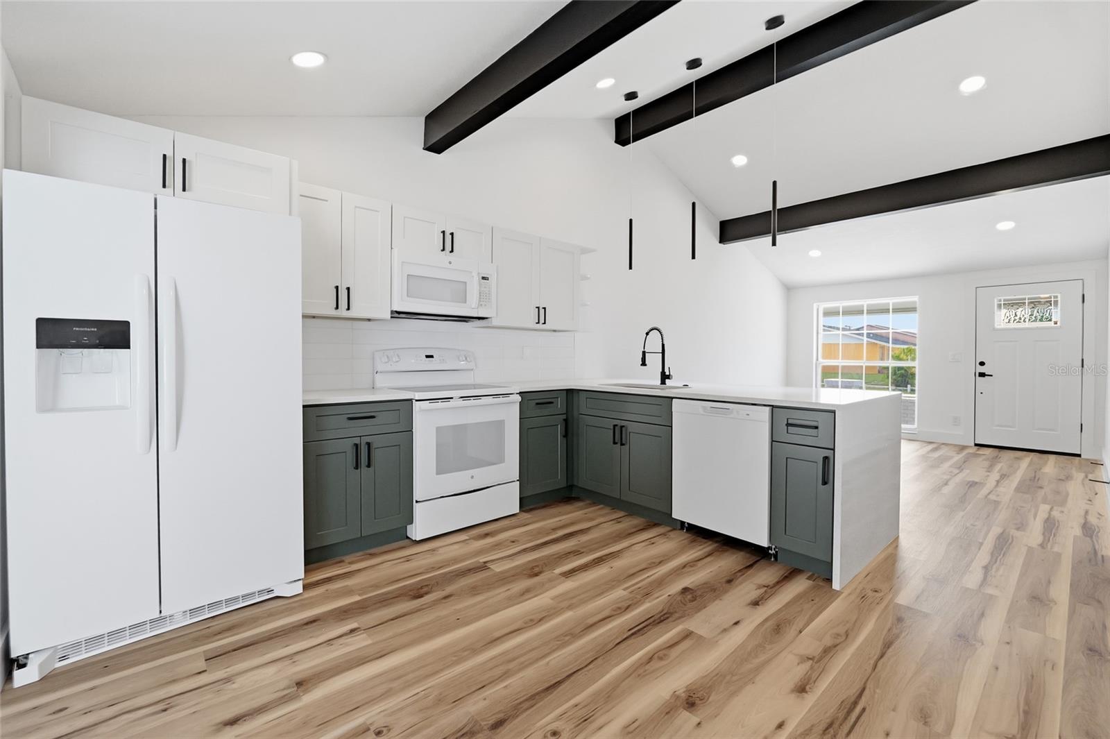 PINEHURST VILLAS - Residential