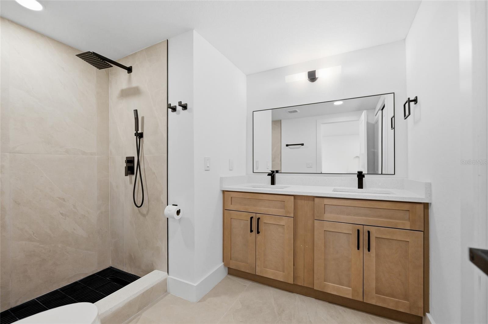 PINEHURST VILLAS - Residential