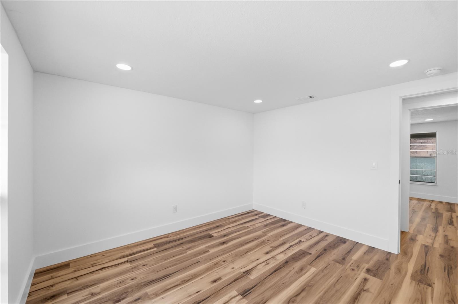 PINEHURST VILLAS - Residential