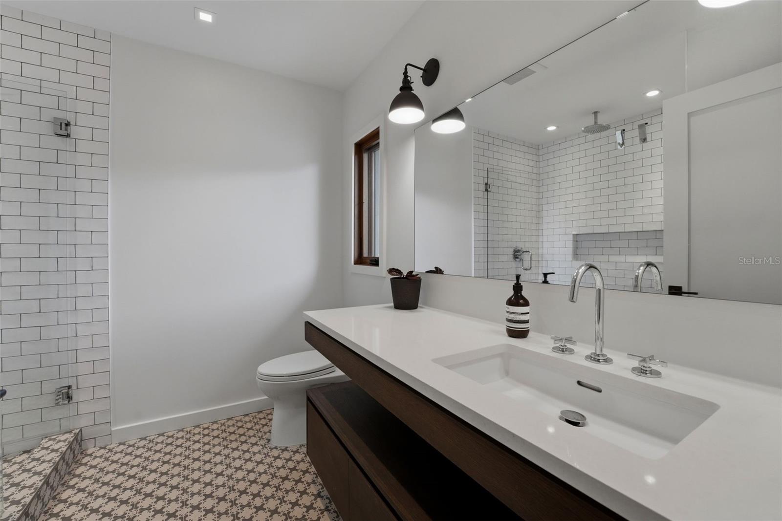 SAINT ARMANDS DIV JOHN RINGLING ESTATES - Residential