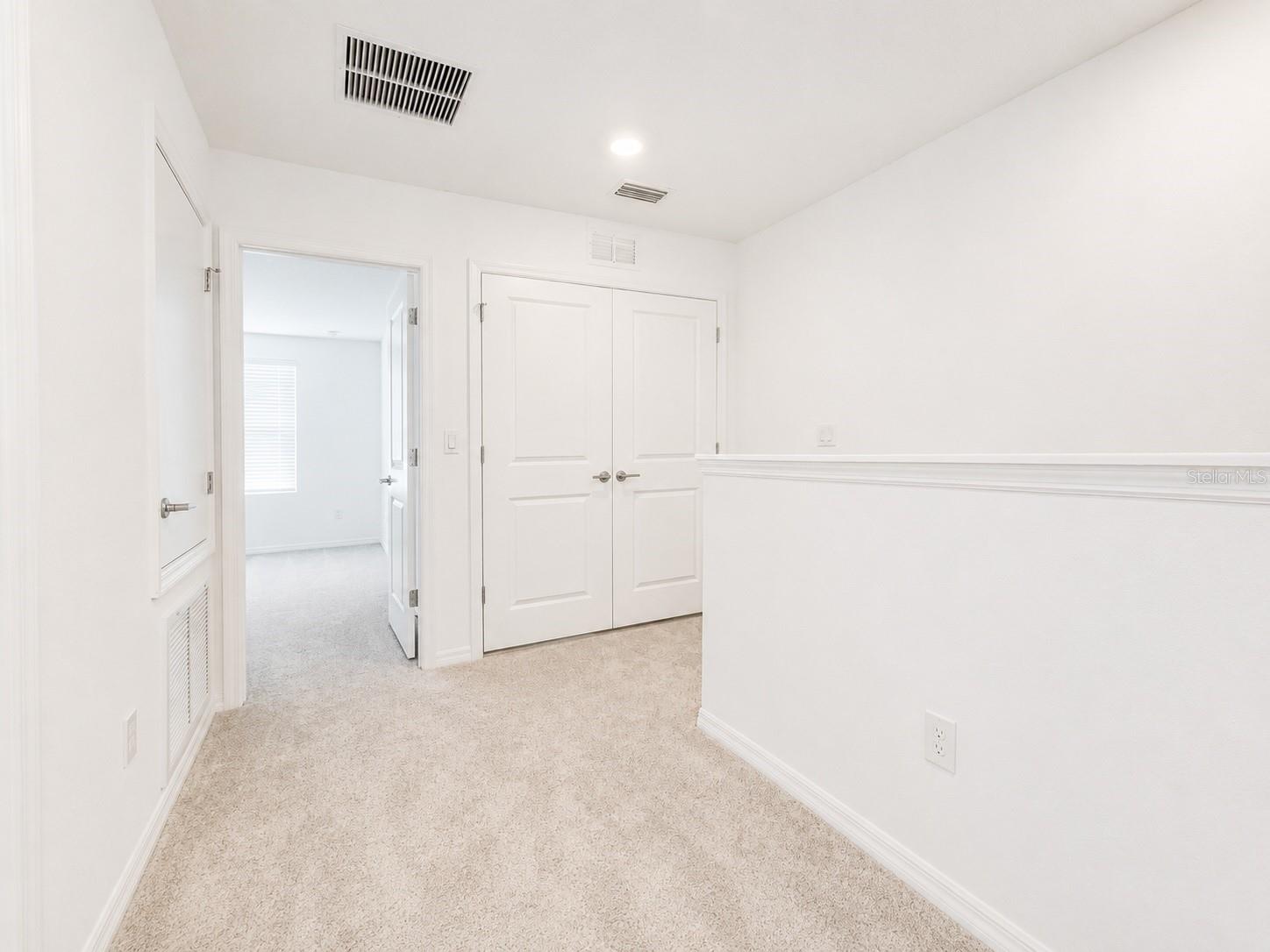 VINTERRA TWNHMS - Residential Lease