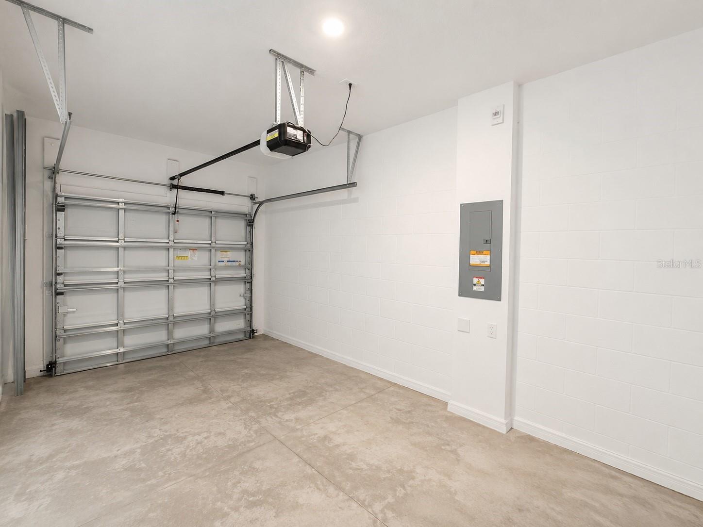VINTERRA TWNHMS - Residential Lease