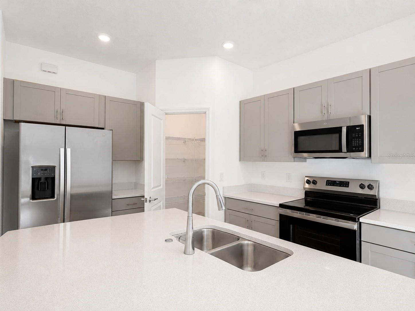 VINTERRA TWNHMS - Residential Lease