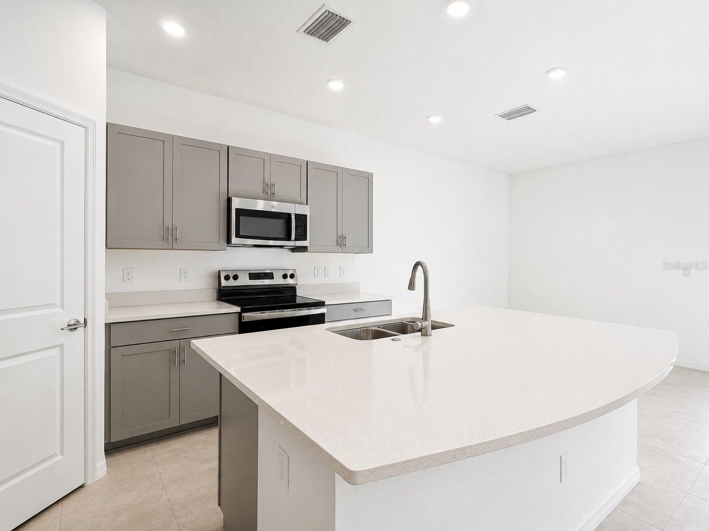 VINTERRA TWNHMS - Residential Lease