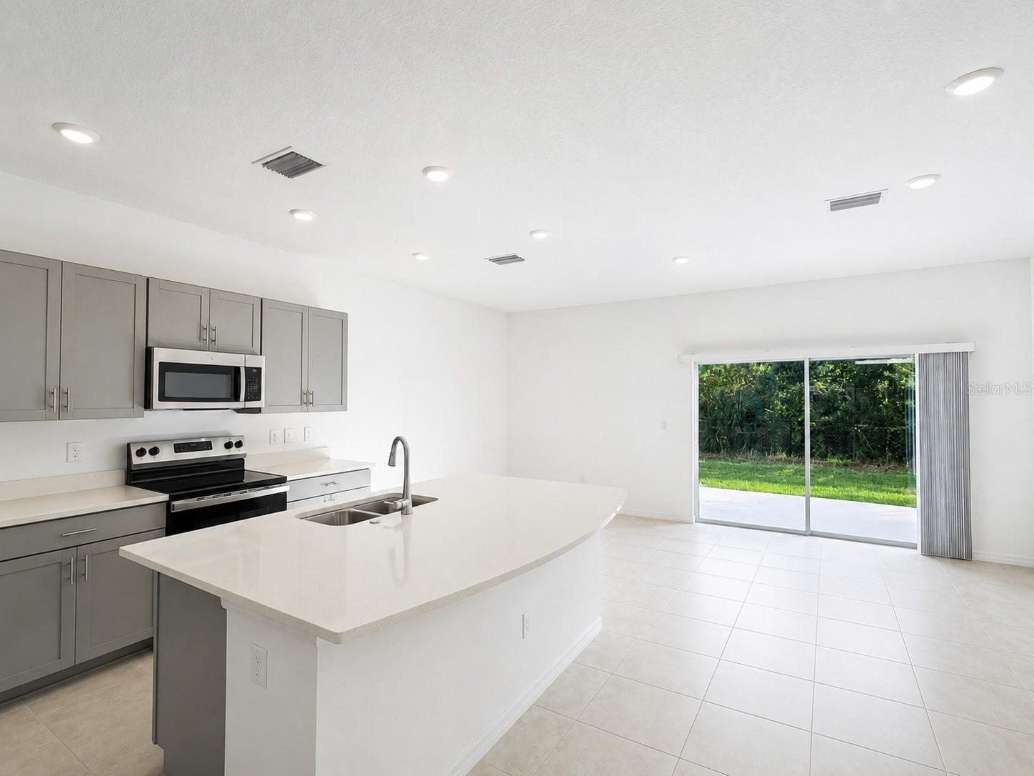 VINTERRA TWNHMS - Residential Lease