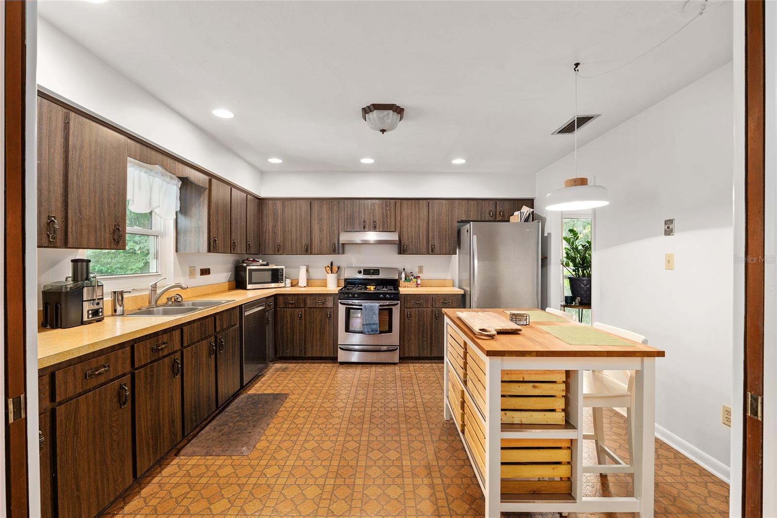 VALLEY THE - Residential
