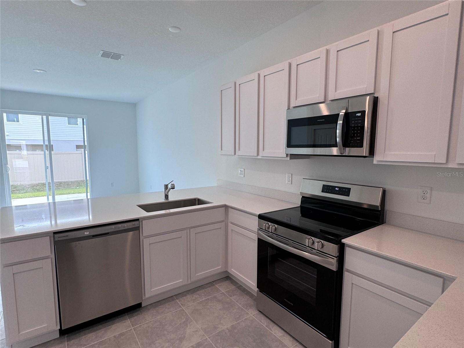 WESTVIEW SOUTH - Residential Lease
