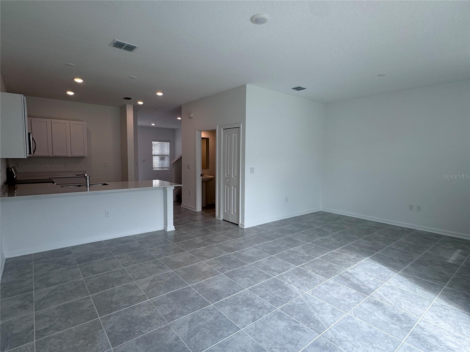WESTVIEW SOUTH - Residential Lease