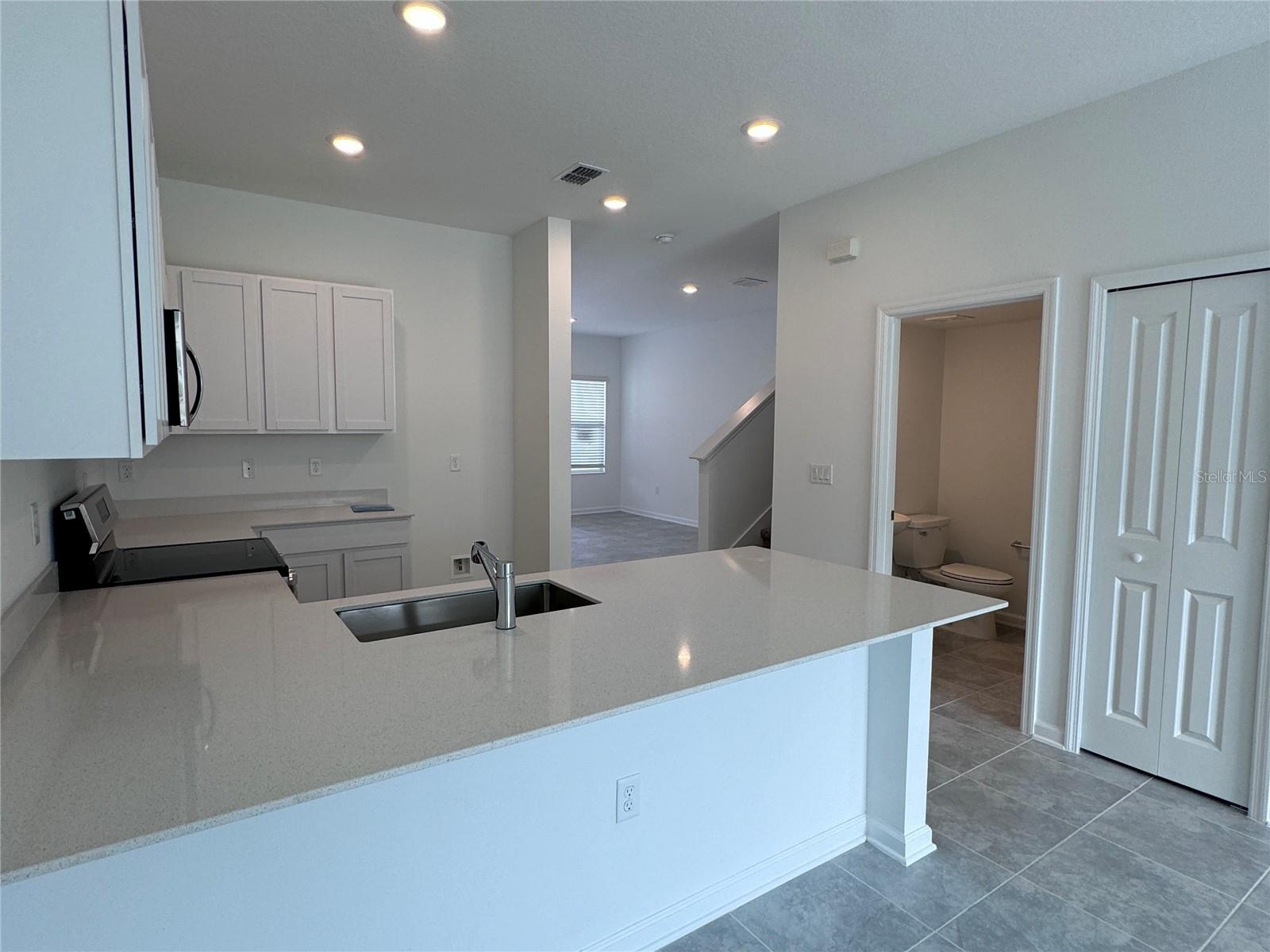 WESTVIEW SOUTH - Residential Lease