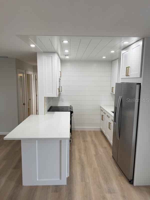 SUNLAND APTS - Residential
