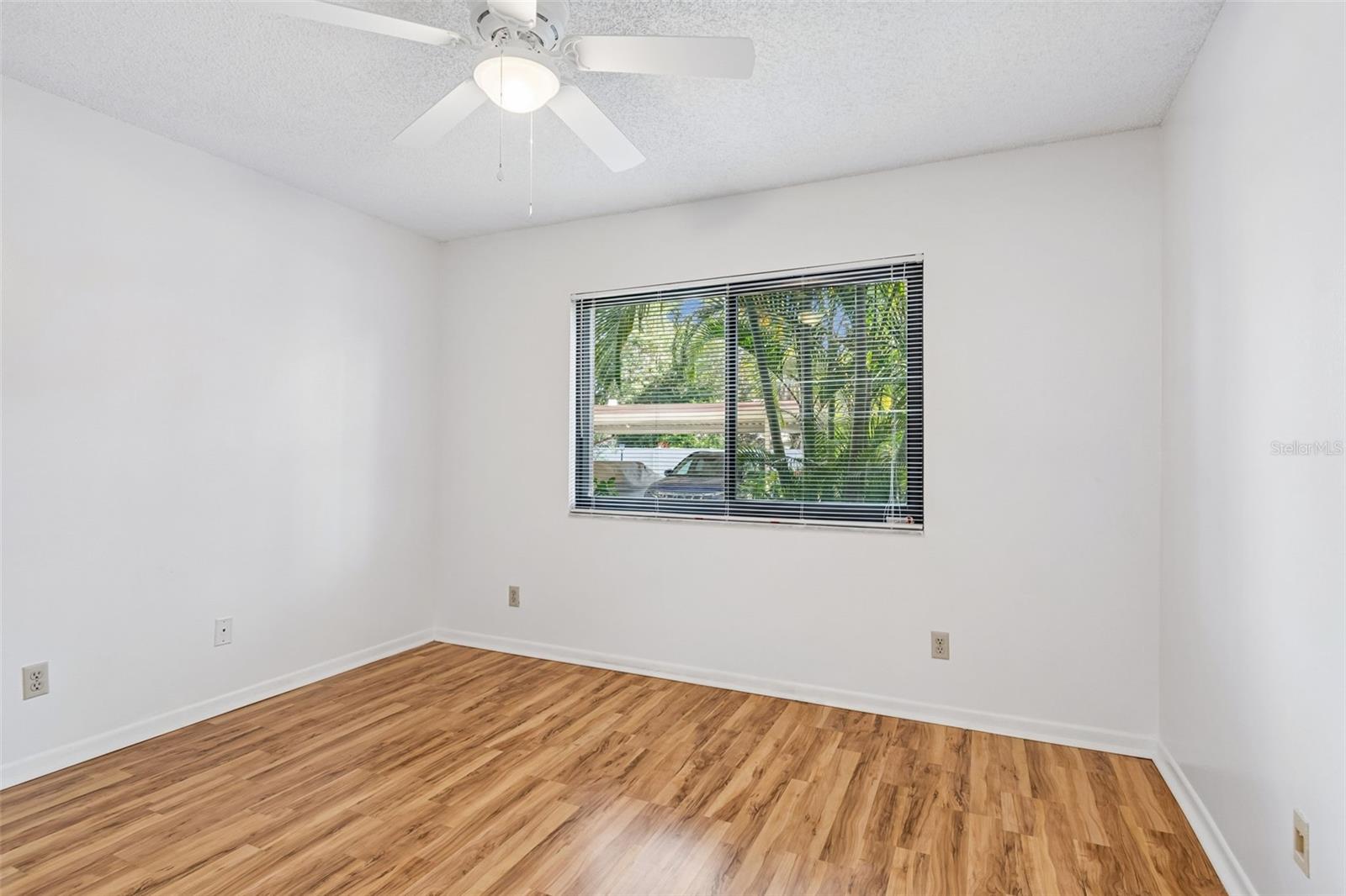TRAFALGAR SQUARE CONDO - Residential