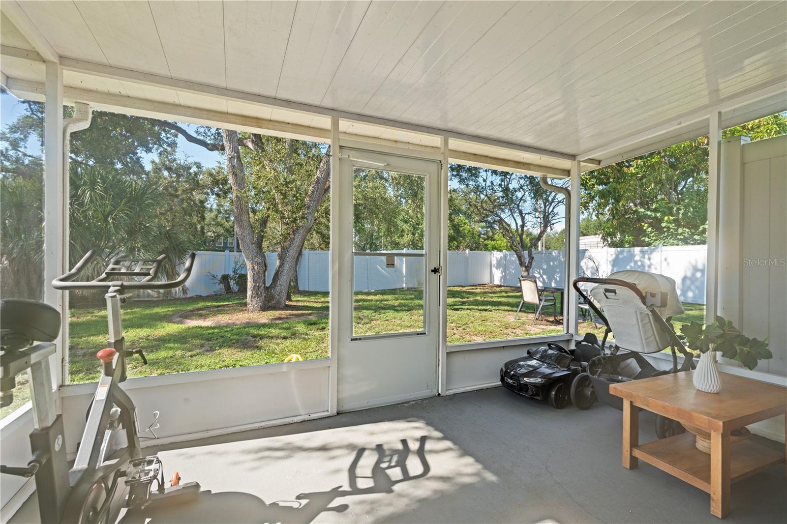 CRESCENT PARK - Residential Lease