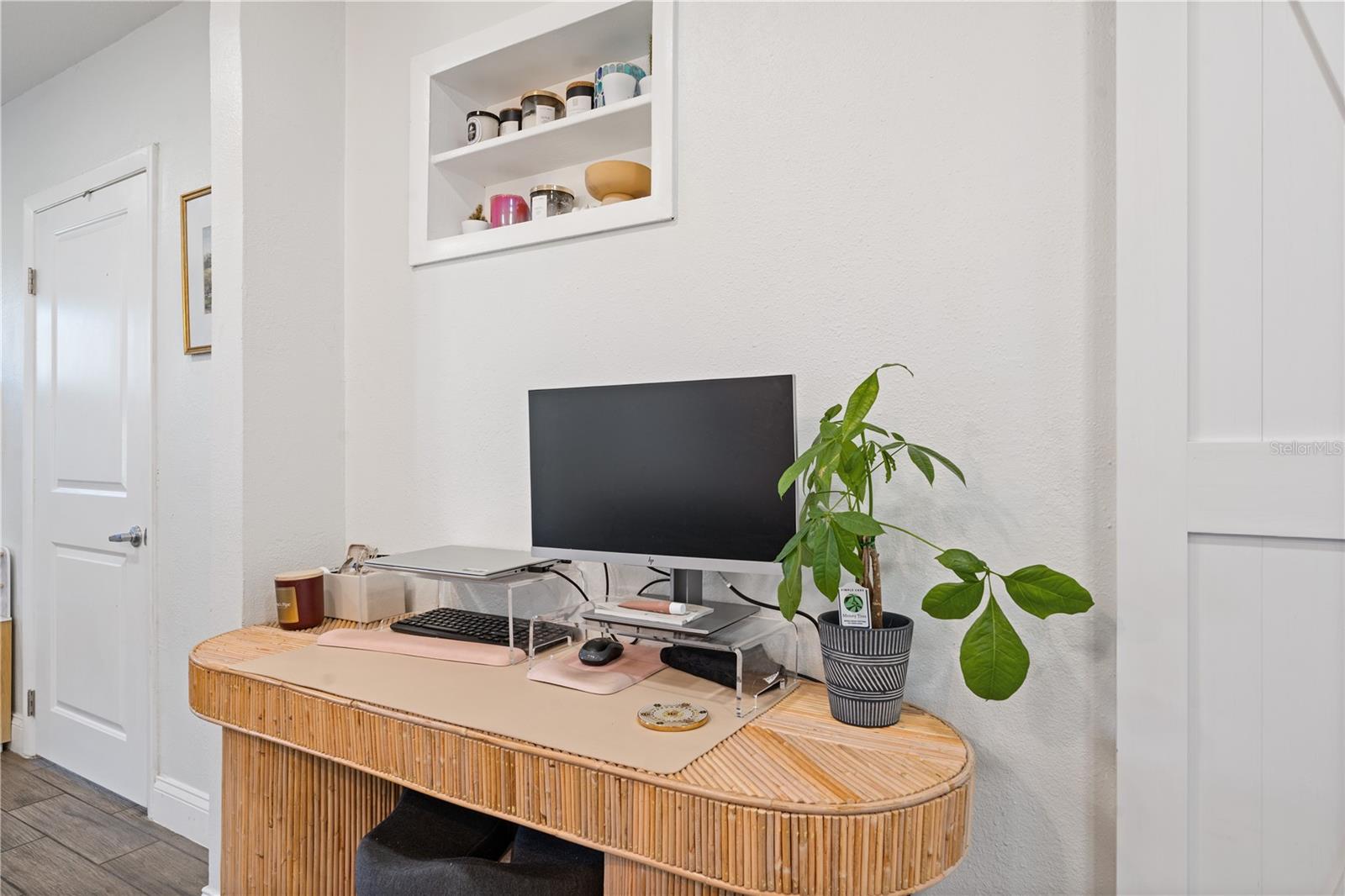 CRESCENT PARK - Residential Lease