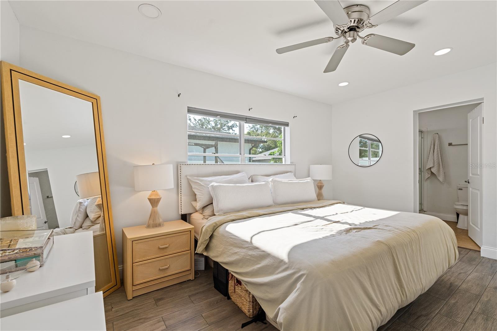 CRESCENT PARK - Residential Lease