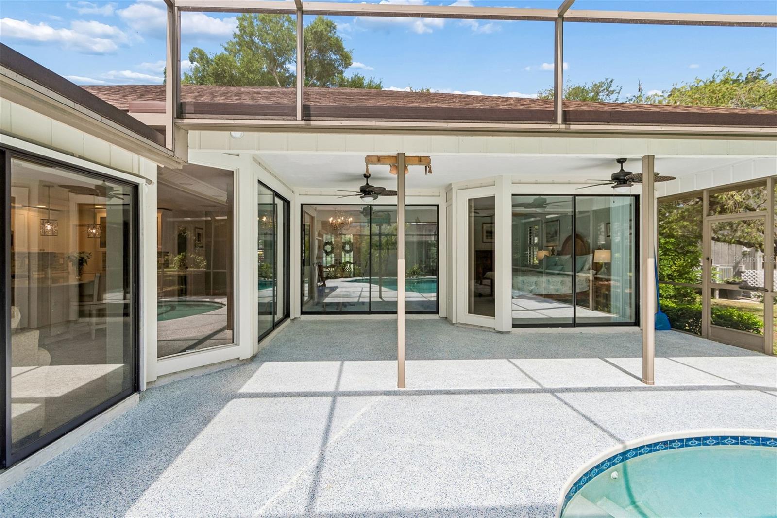 LAKES ESTATES 3 OF SARASOTA - Residential