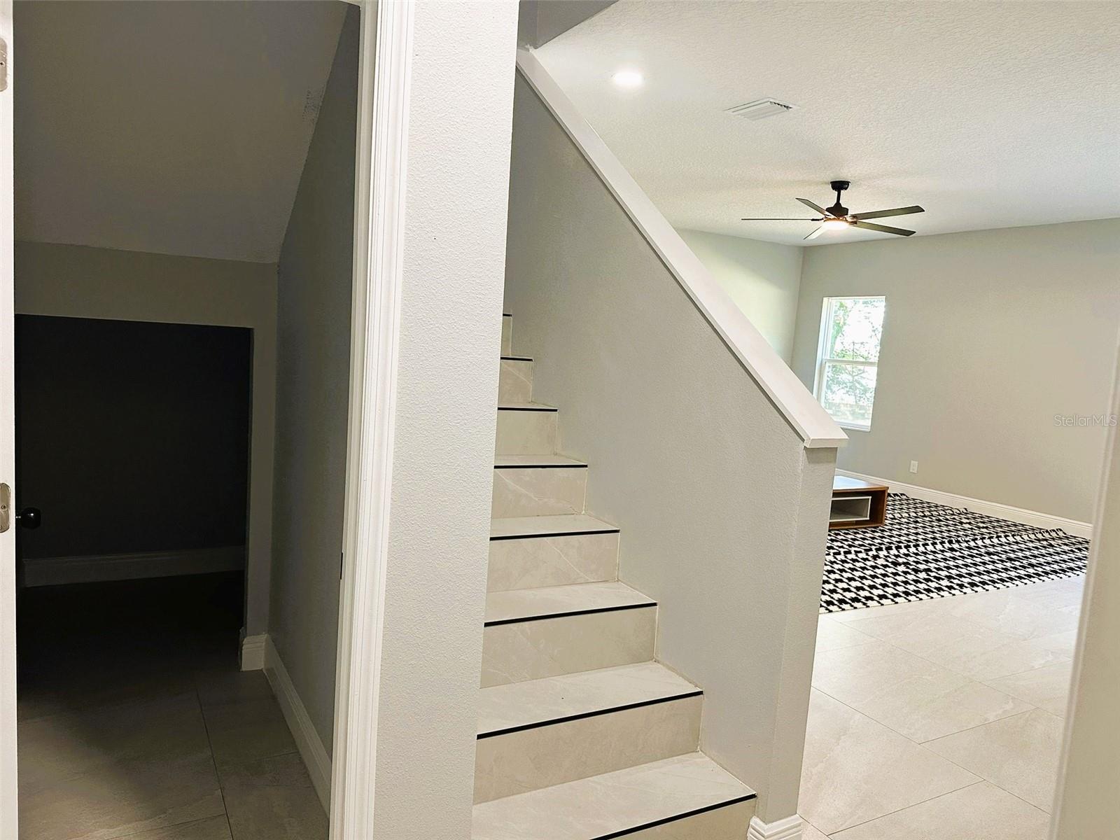 CALABAY PARC AT TOWER LAKE - Residential