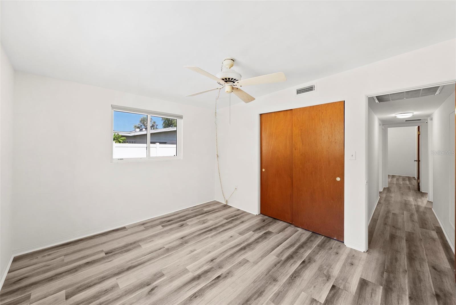 YELLOW BANKS GROVE 3RD ADD - Residential
