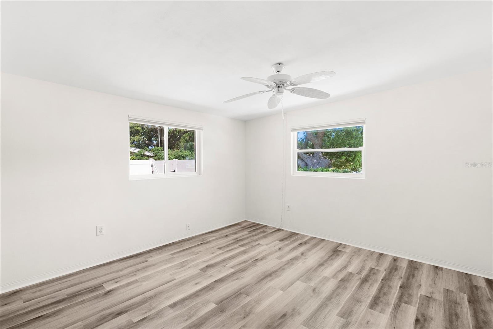 YELLOW BANKS GROVE 3RD ADD - Residential