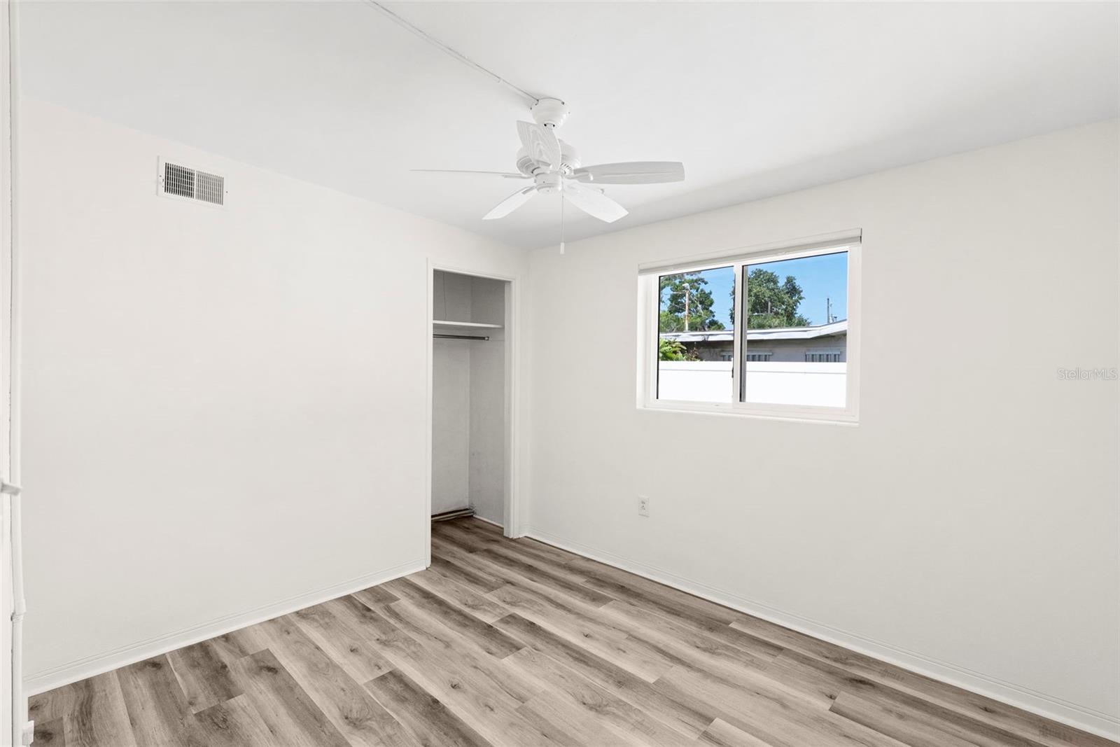YELLOW BANKS GROVE 3RD ADD - Residential