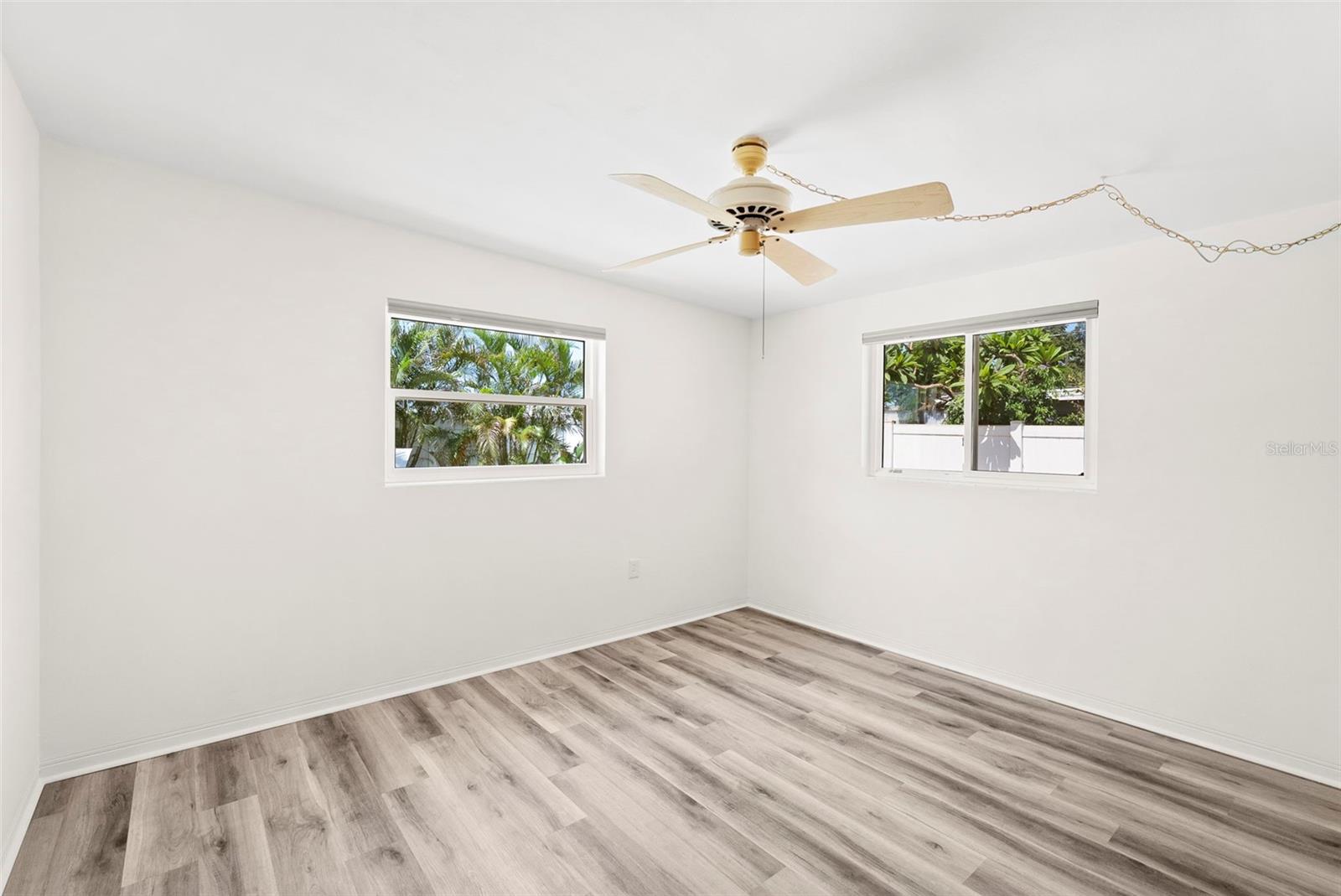 YELLOW BANKS GROVE 3RD ADD - Residential