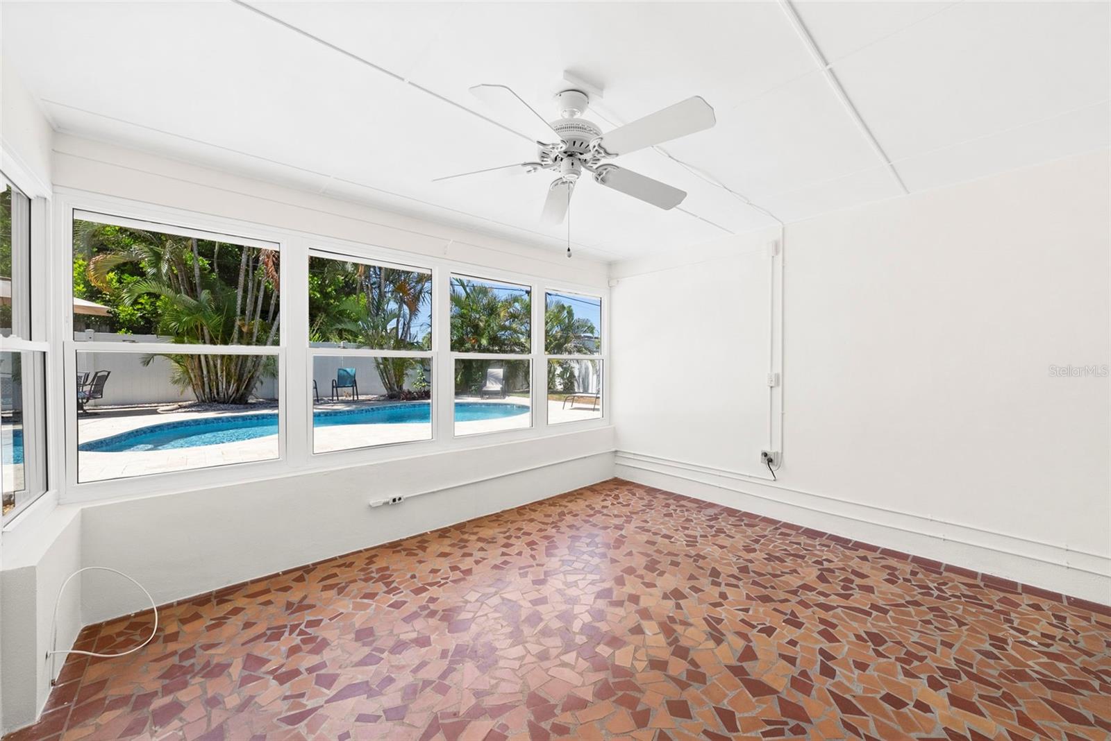 YELLOW BANKS GROVE 3RD ADD - Residential