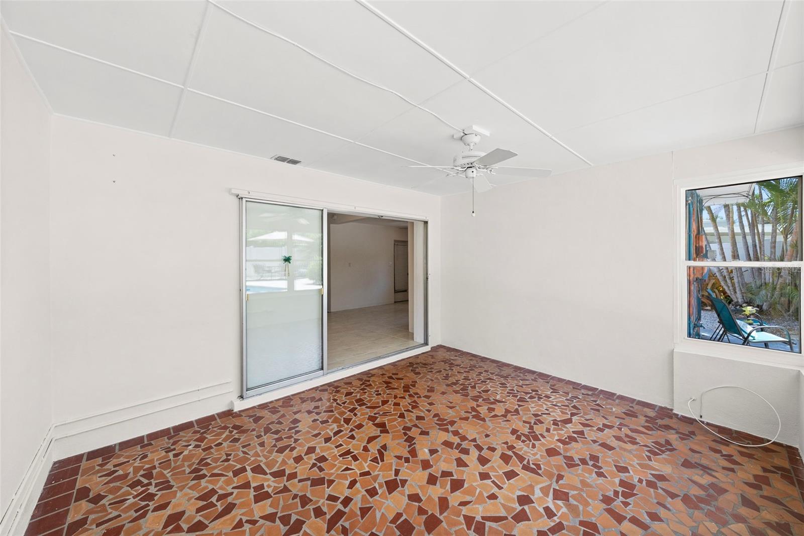 YELLOW BANKS GROVE 3RD ADD - Residential