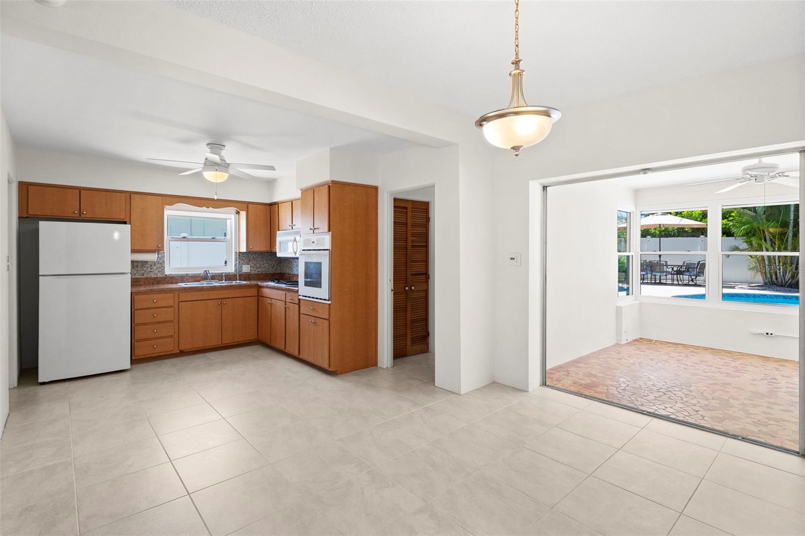 YELLOW BANKS GROVE 3RD ADD - Residential