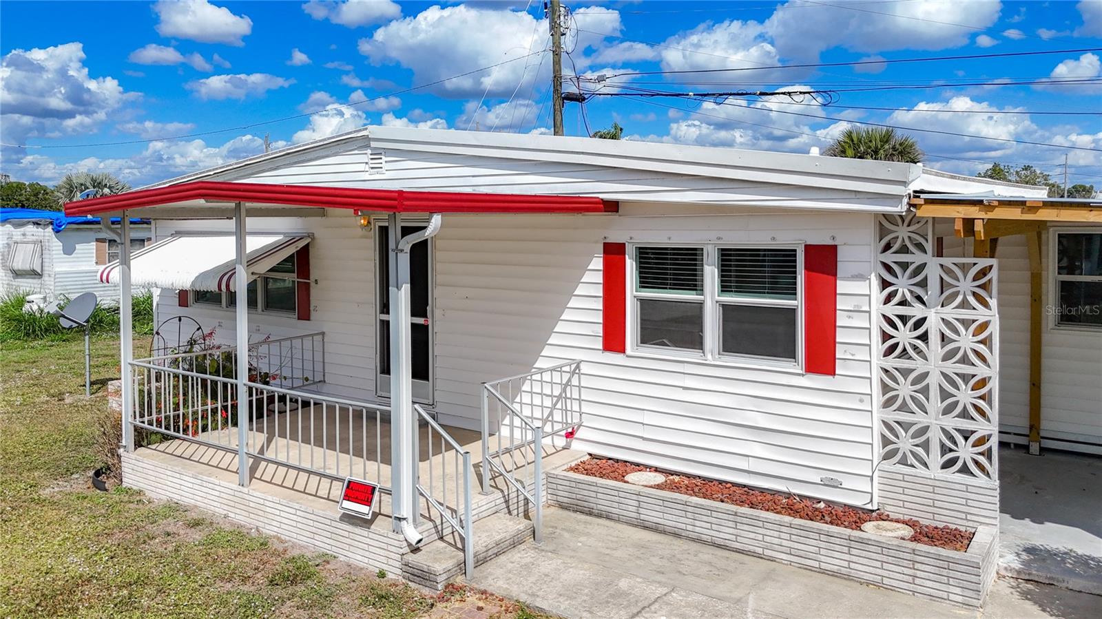 MOBILE MANOR - Residential