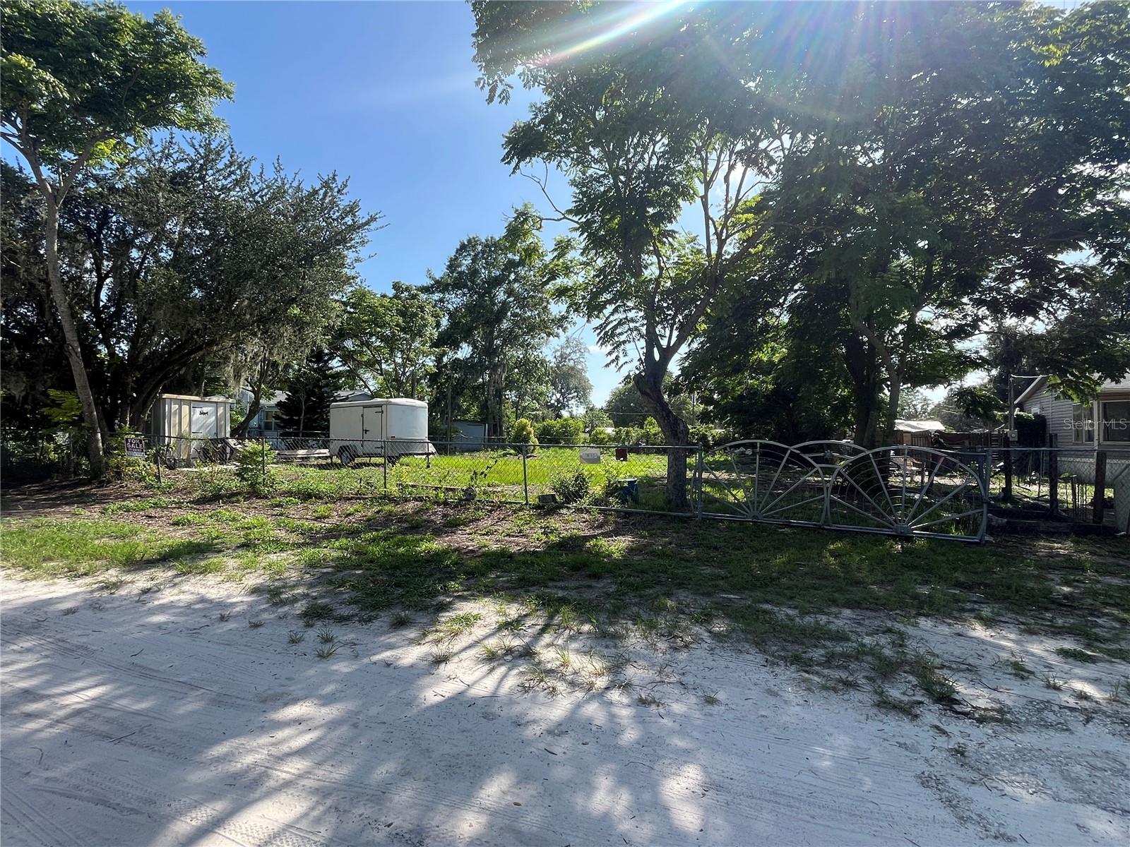 MOON LAKE ESTATES - Land