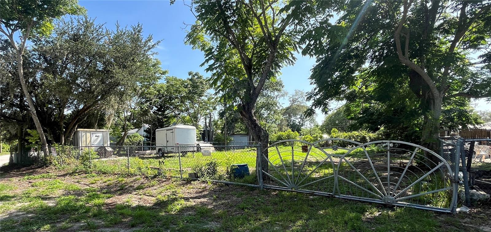 MOON LAKE ESTATES - Land