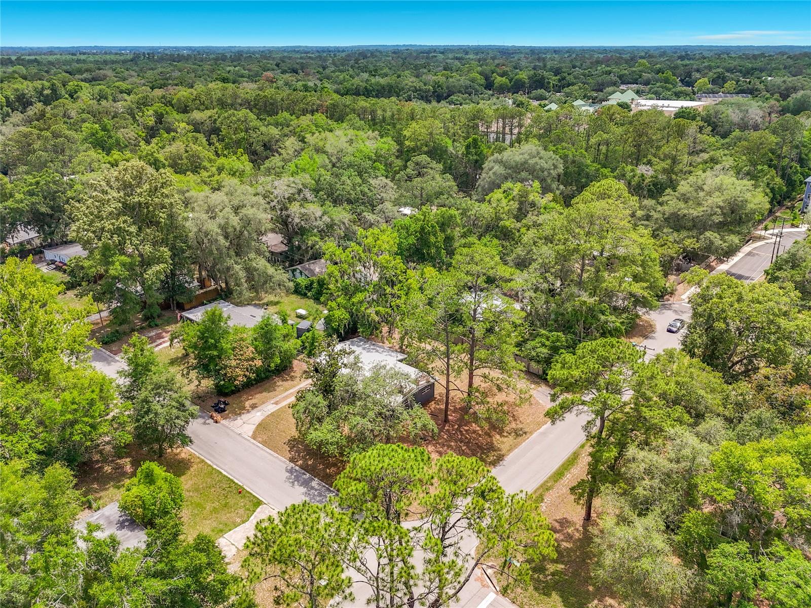 GOLF CLUB MANOR - Residential