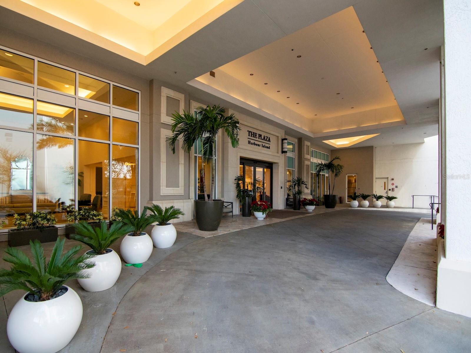 THE PLAZA HARBOUR ISLAND A CON - Residential