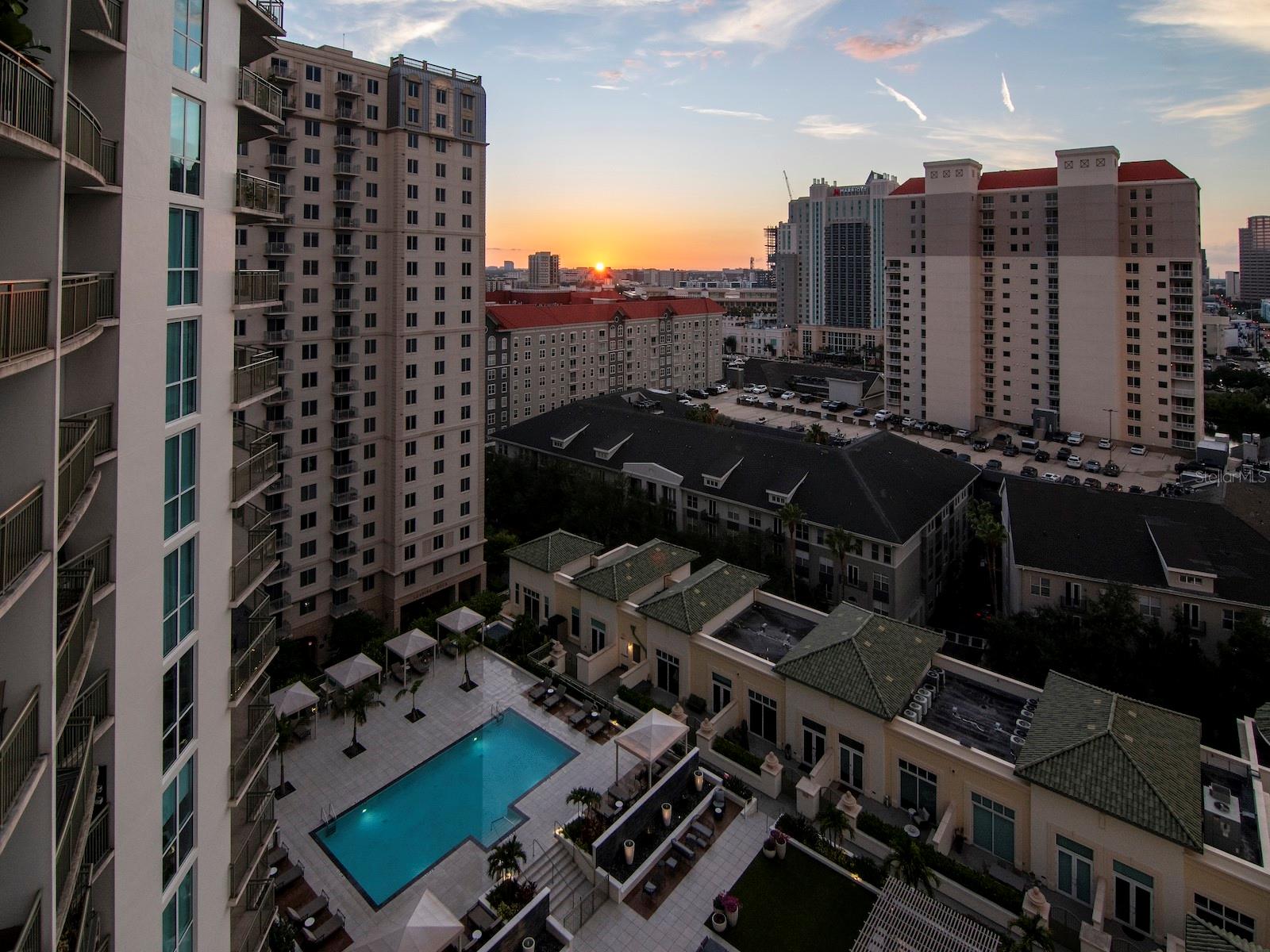 THE PLAZA HARBOUR ISLAND A CON - Residential